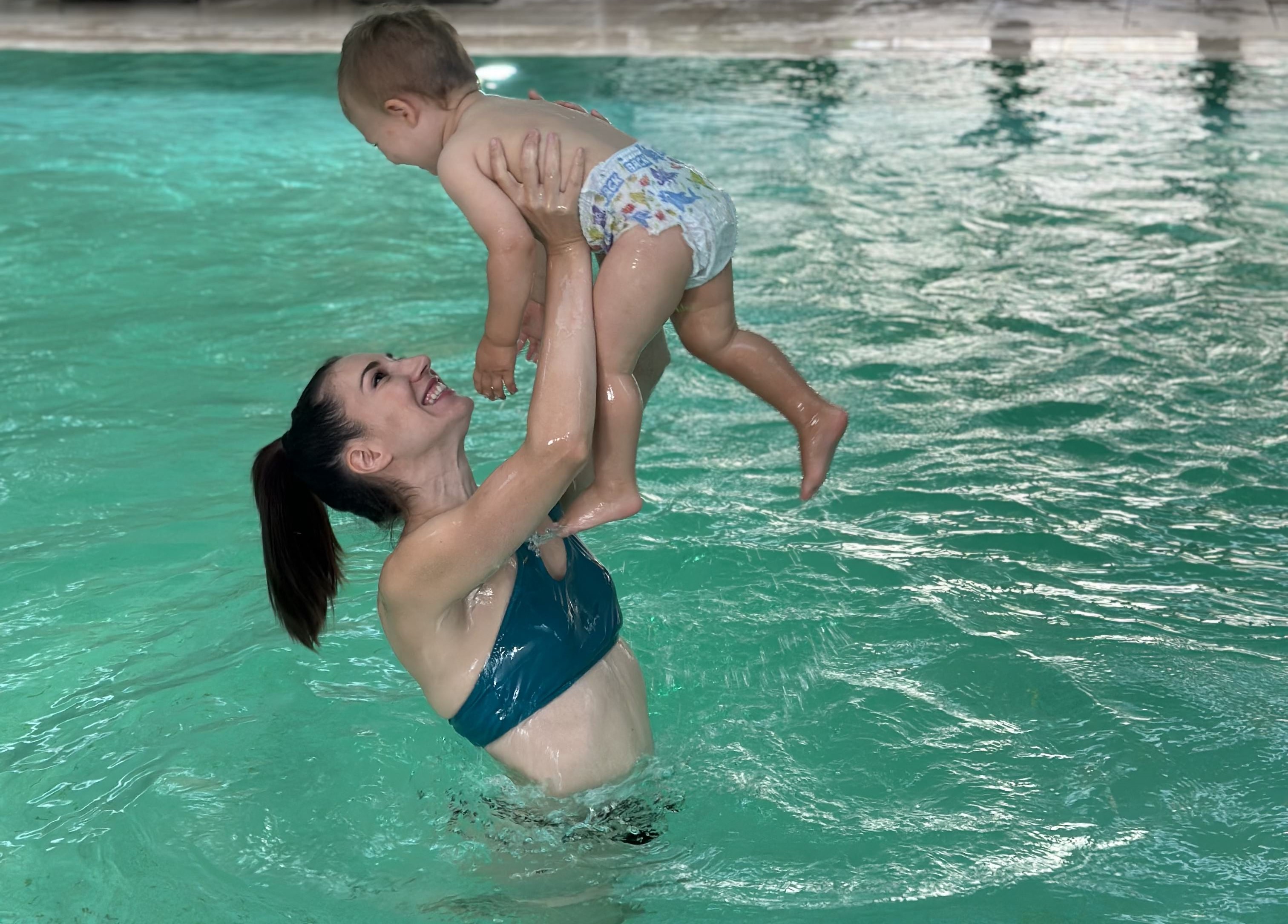 baby-swimming